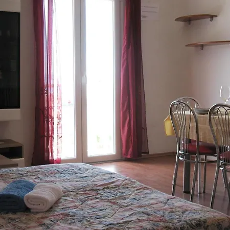 Mit Balkon Apartamento Petrcane
